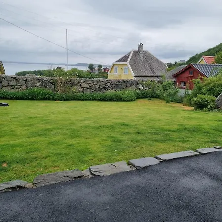 Not Far From Famous Pulpit Rock And Stavanger * Jørpeland